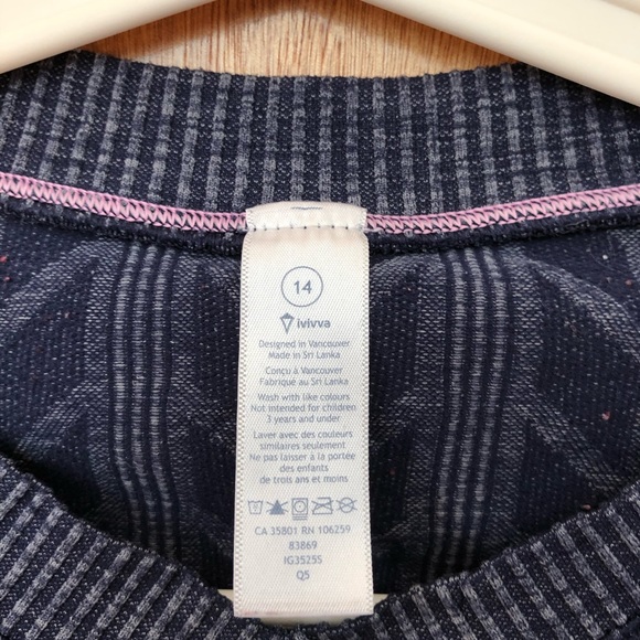 Ivivva Lululemon Fly Tech Long Sleeve Navy Shirt - Picture 4 of 4